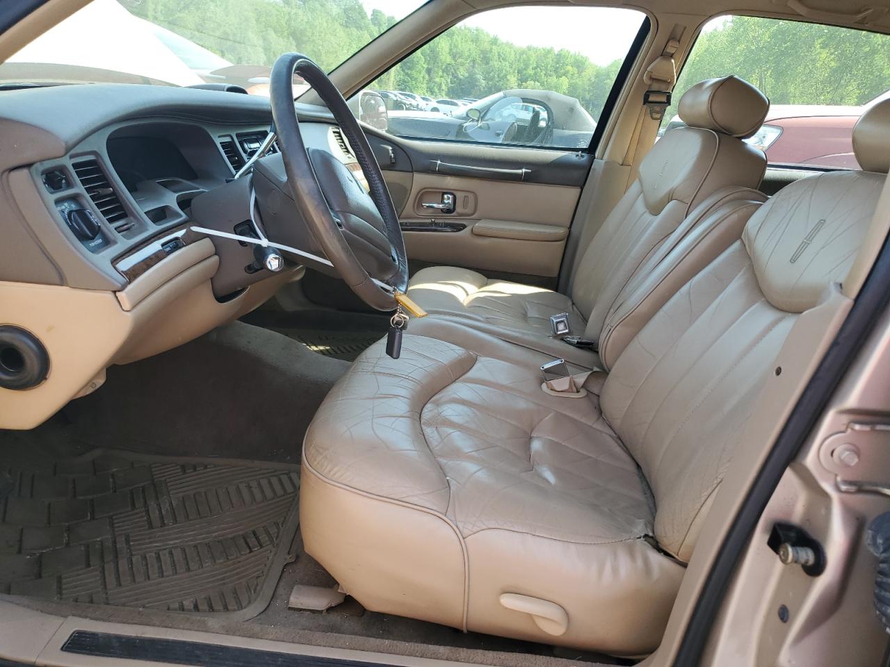 1997 Lincoln Town Car Executive VIN: 1LNLM81W7VY737737 Lot: 56588955