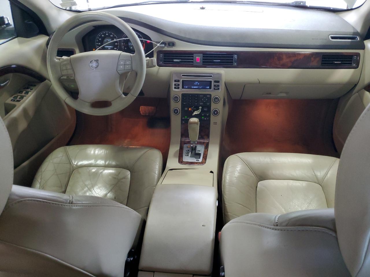 2008 Volvo V70 3.2 VIN: YV1BW982181003460 Lot: 56872575