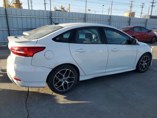 Sedans FORD FOCUS 2016 White