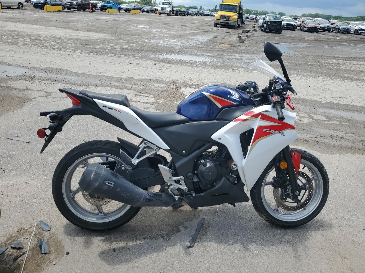 2012 Honda Cbr250 R for Sale in Kansas City, KS - Side