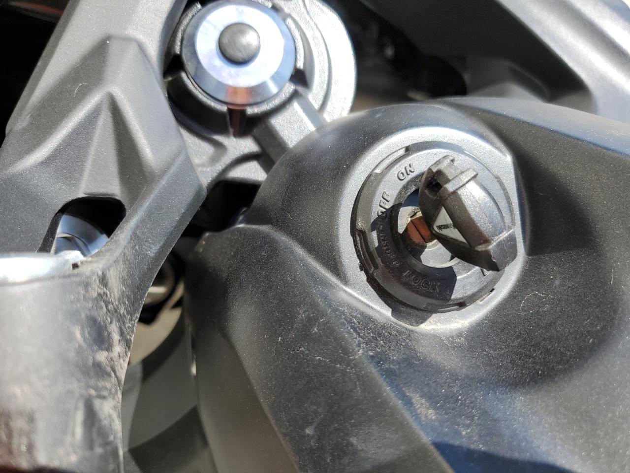 2025 Kawasaki Ex650 R VIN: ML5EXER19SDAE7445 Lot: 80263335