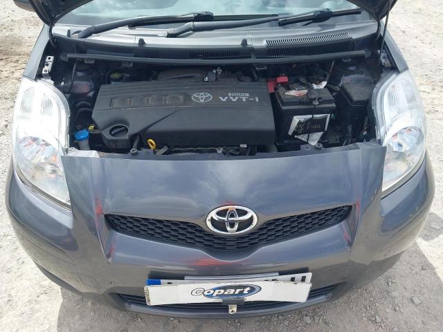 2009 TOYOTA YARIS TR V