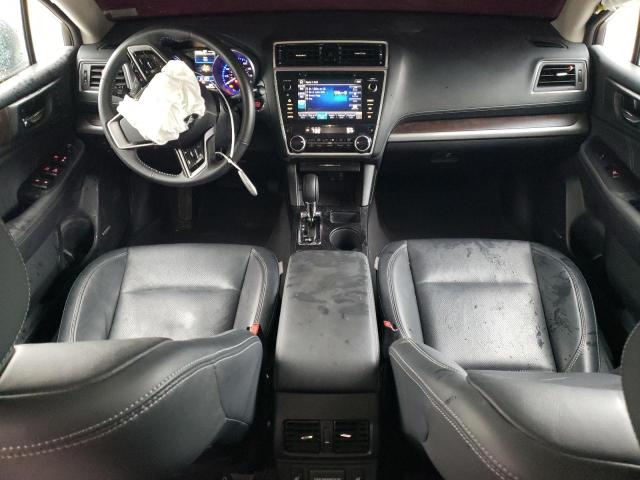  SUBARU OUTBACK 2018 Srebrny