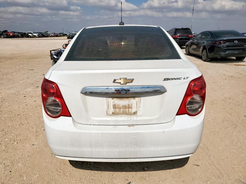 Sedans CHEVROLET SONIC 2015 Biały