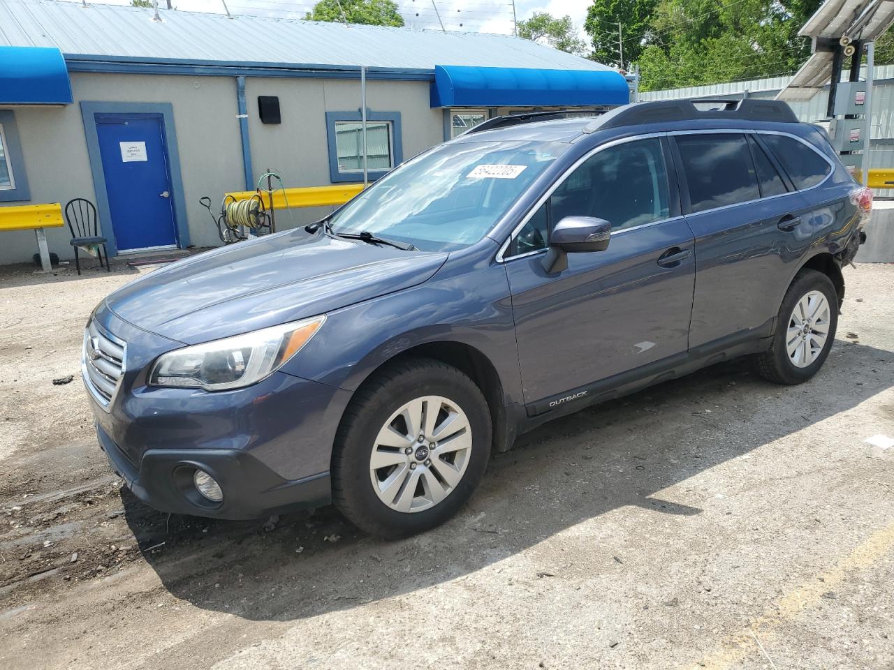 2017 Subaru Outback 2.5I Premium for Sale in Wichita, KS - Rear End
