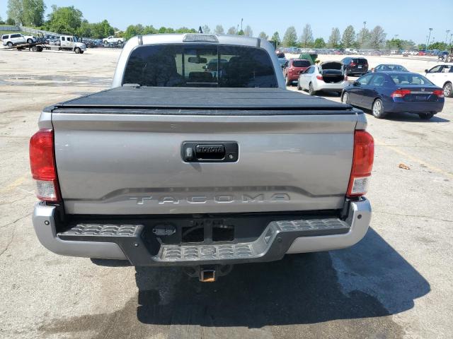 Пікапи TOYOTA TACOMA 2017 Сріблястий