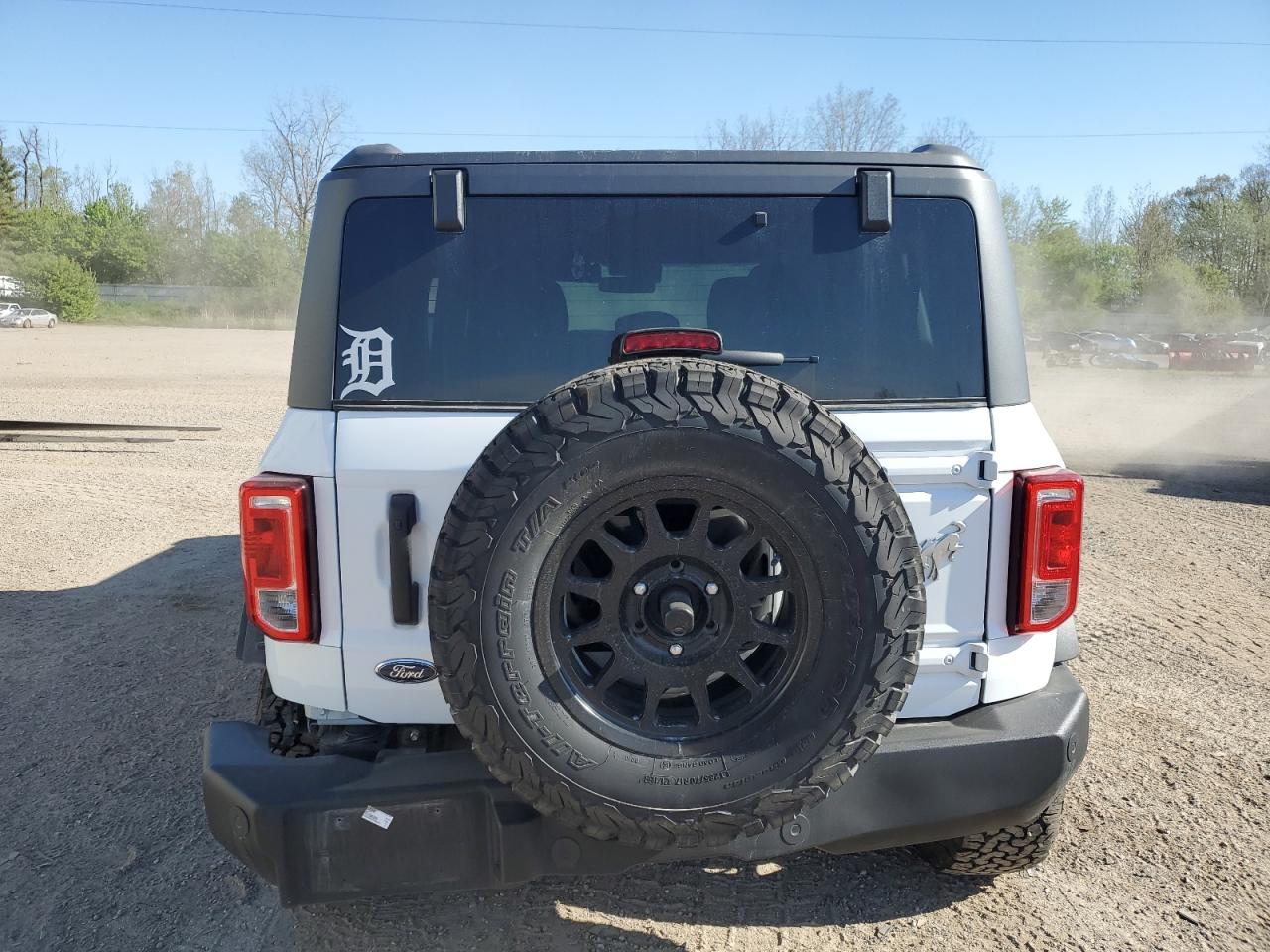 2023 Ford Bronco Base VIN: 1FMEE5BP2PLB64059 Lot: 56026195