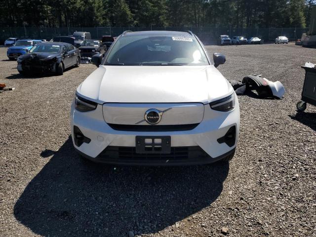  VOLVO XC40 2024 White