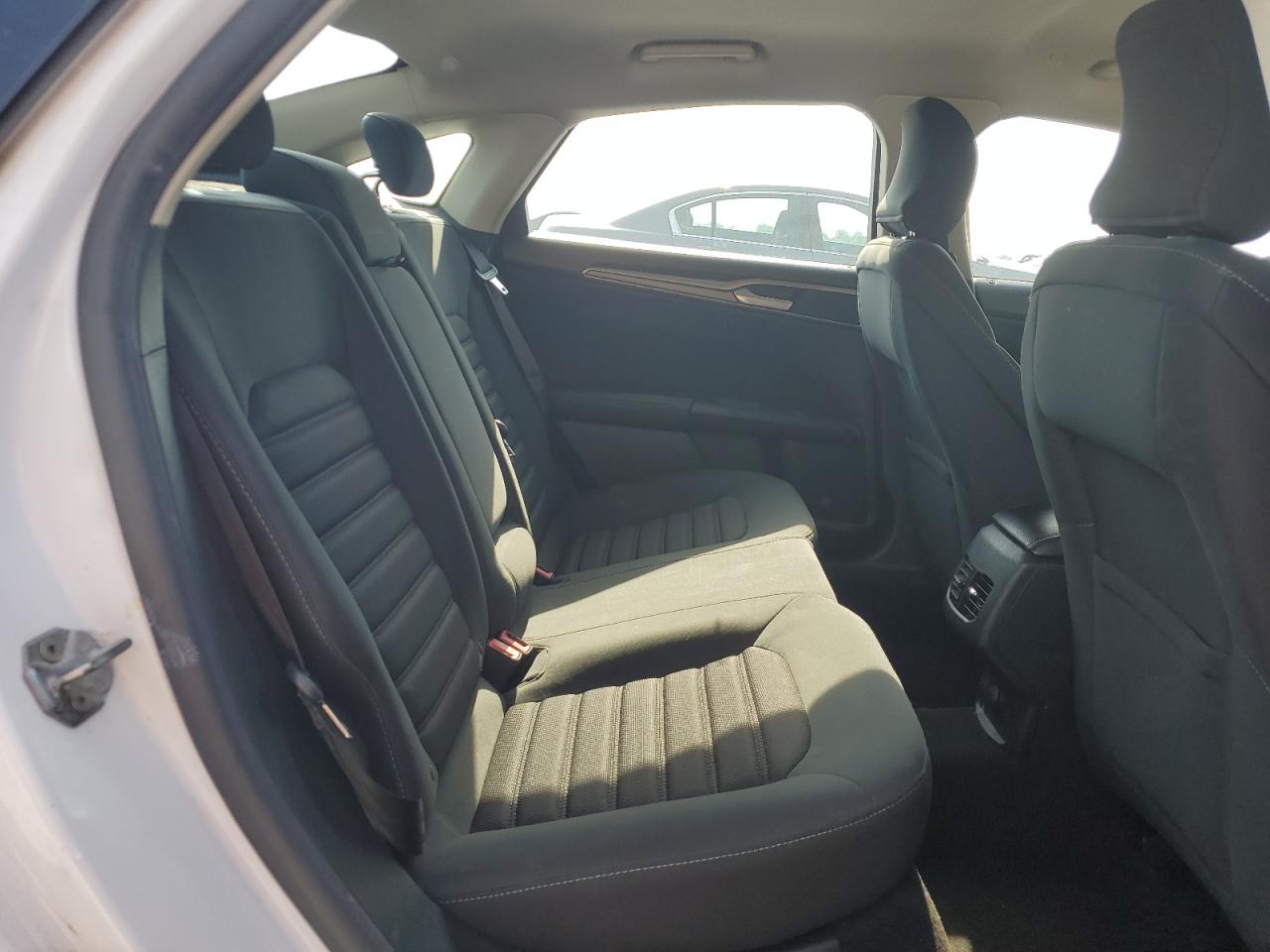 2019 Ford Fusion Se VIN: 3FA6P0LU1KR124825 Lot: 54031695