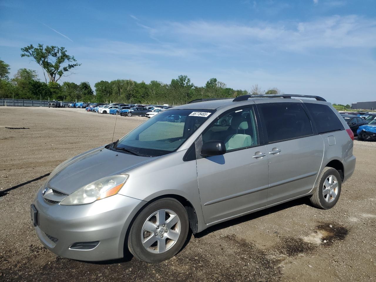 2008 Toyota Sienna Ce იყიდება Des Moines-ში, IA - Side