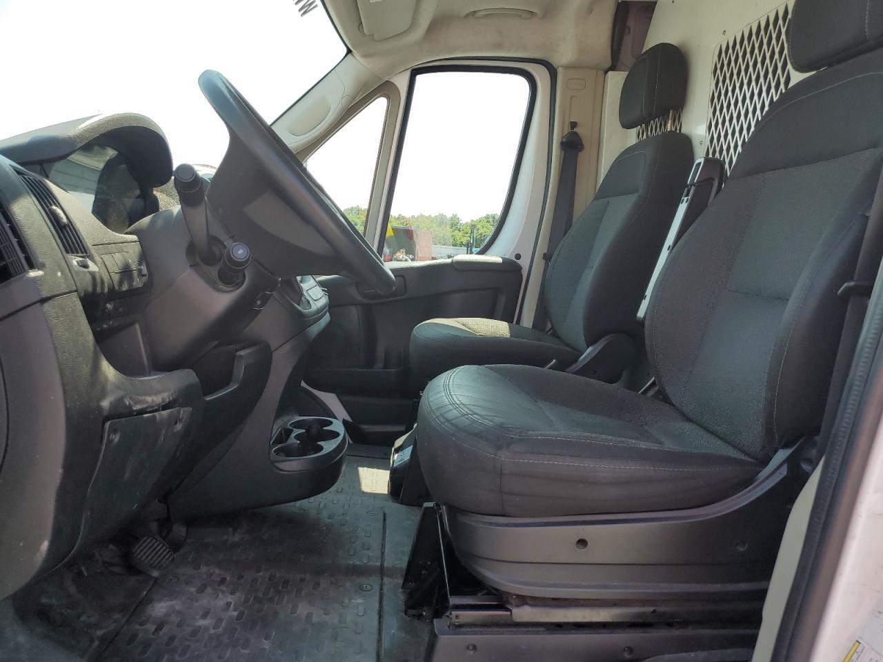 2018 Ram Promaster 2500 2500 High VIN: 3C6TRVDG2JE145869 Lot: 58159735