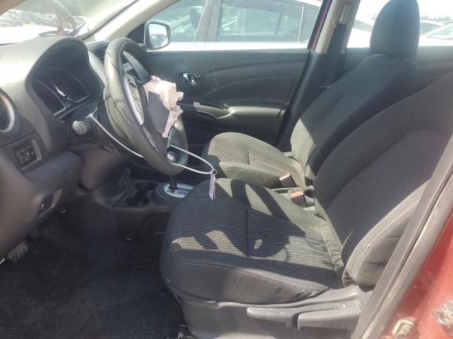  NISSAN VERSA 2018 Червоний