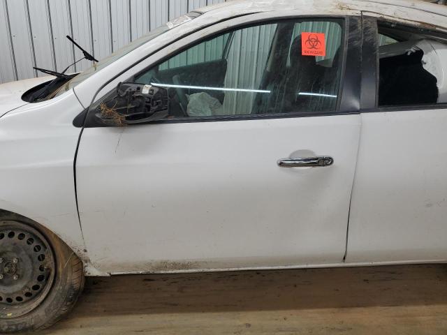  NISSAN VERSA 2016 Biały