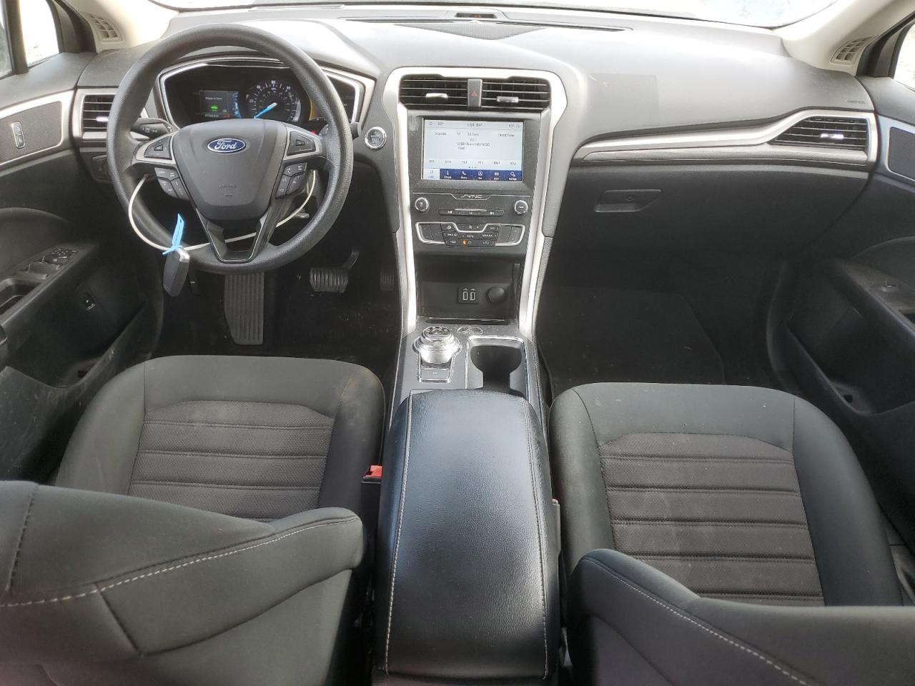 2020 Ford Fusion Se VIN: 3FA6P0LU1LR177073 Lot: 54066205