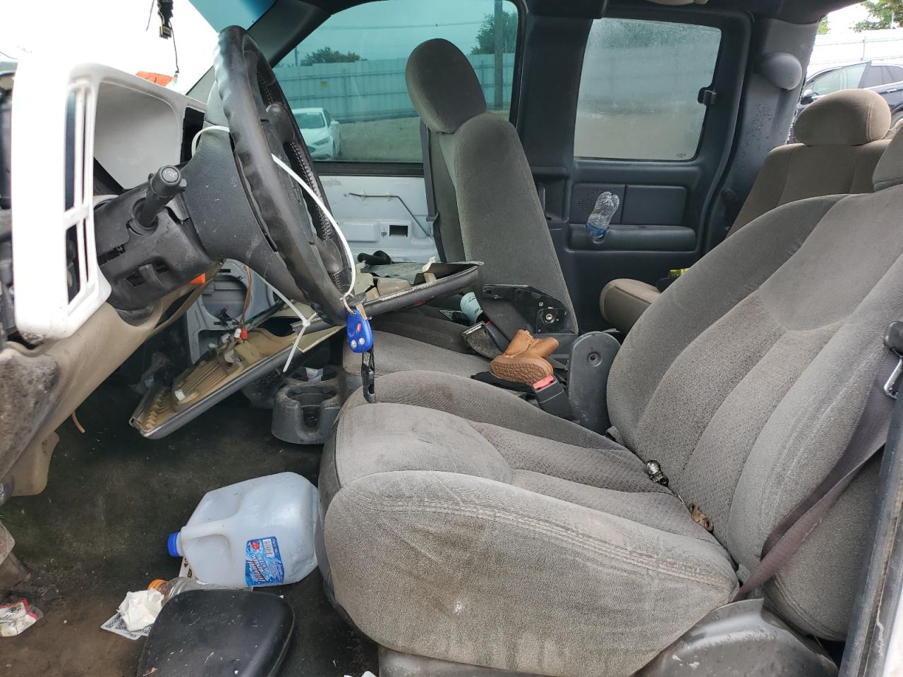 2003 Chevrolet Silverado C1500 VIN: 2GCEC19VX31128692 Lot: 57769955