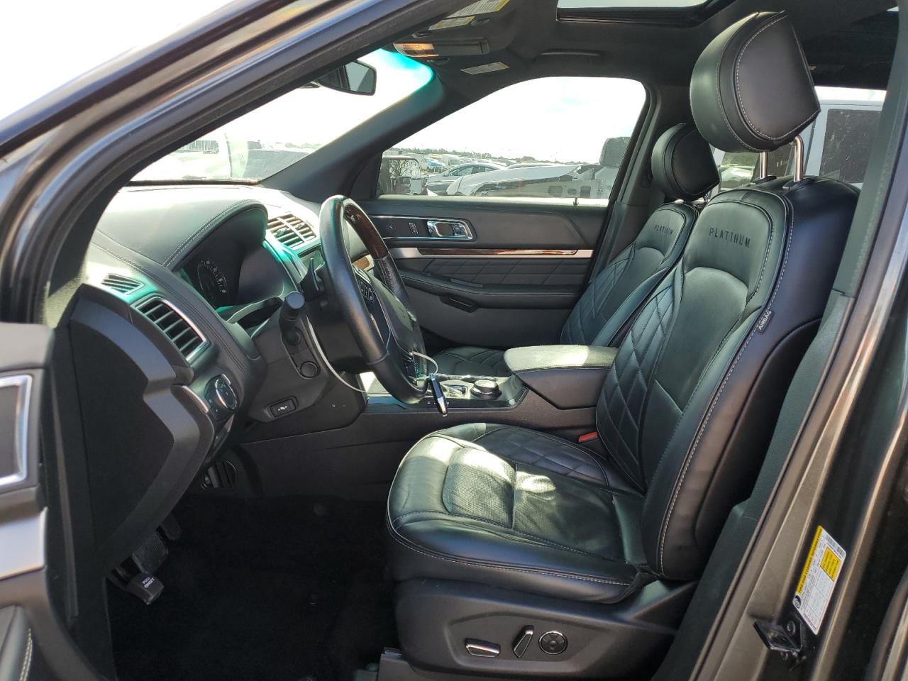 2017 Ford Explorer Platinum VIN: 1FM5K8HT9HGA01868 Lot: 56565135