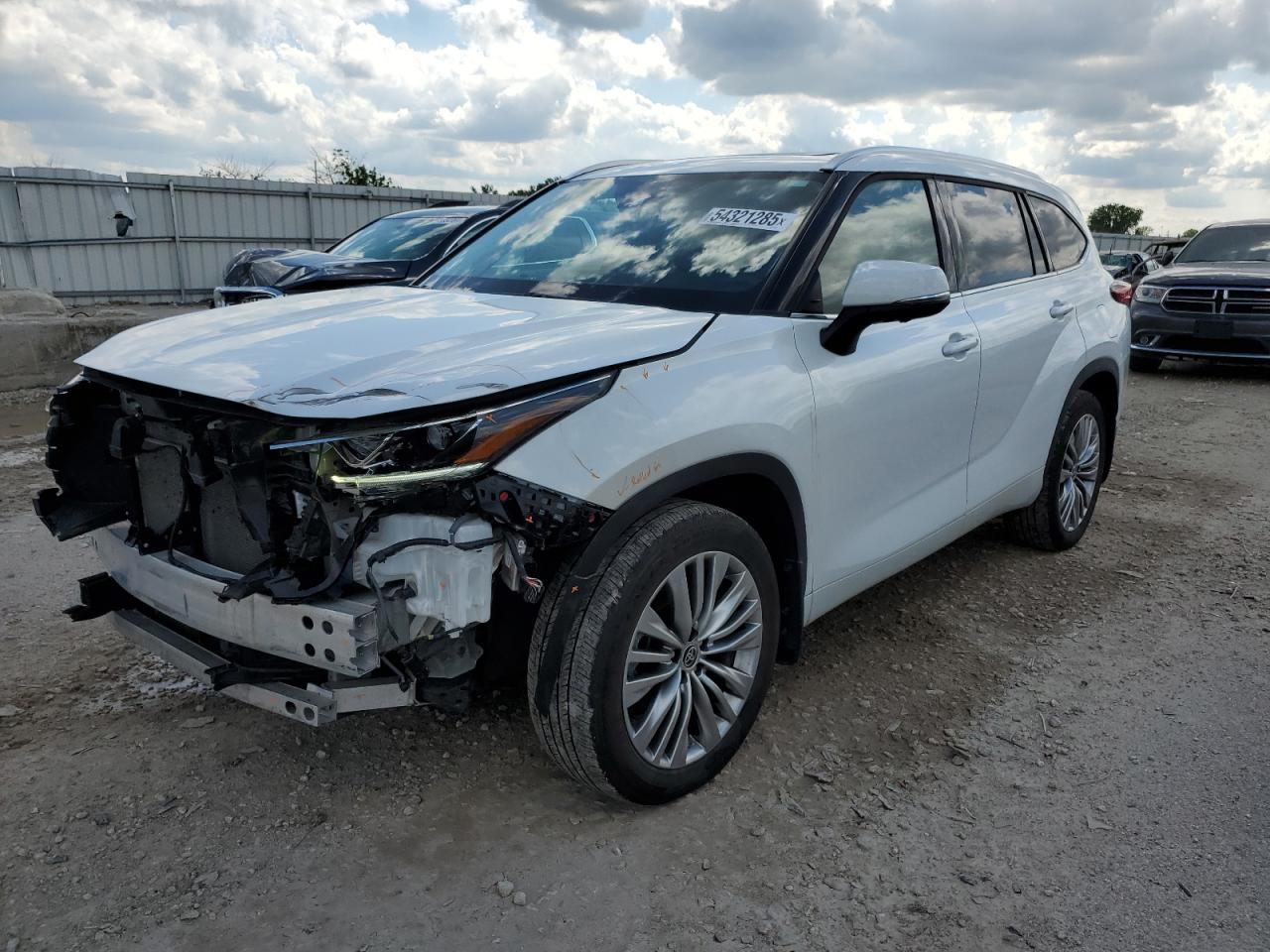 2023 Toyota Highlander L de vânzare în Kansas City, KS - Front End