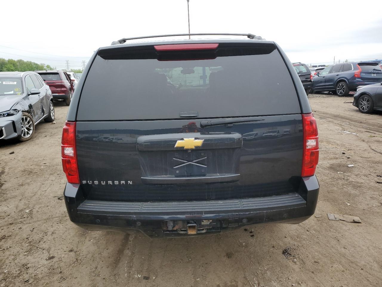 2013 Chevrolet Suburban K1500 Lt VIN: 1GNSKJE7XDR240499 Lot: 56840915