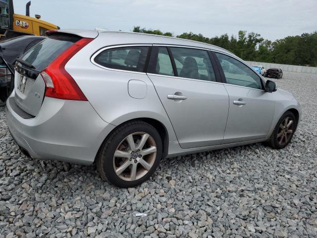  VOLVO V60 2016 Серебристый
