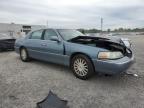 2004 Lincoln Town Car Executive zu verkaufen in Fredericksburg, VA - Front End