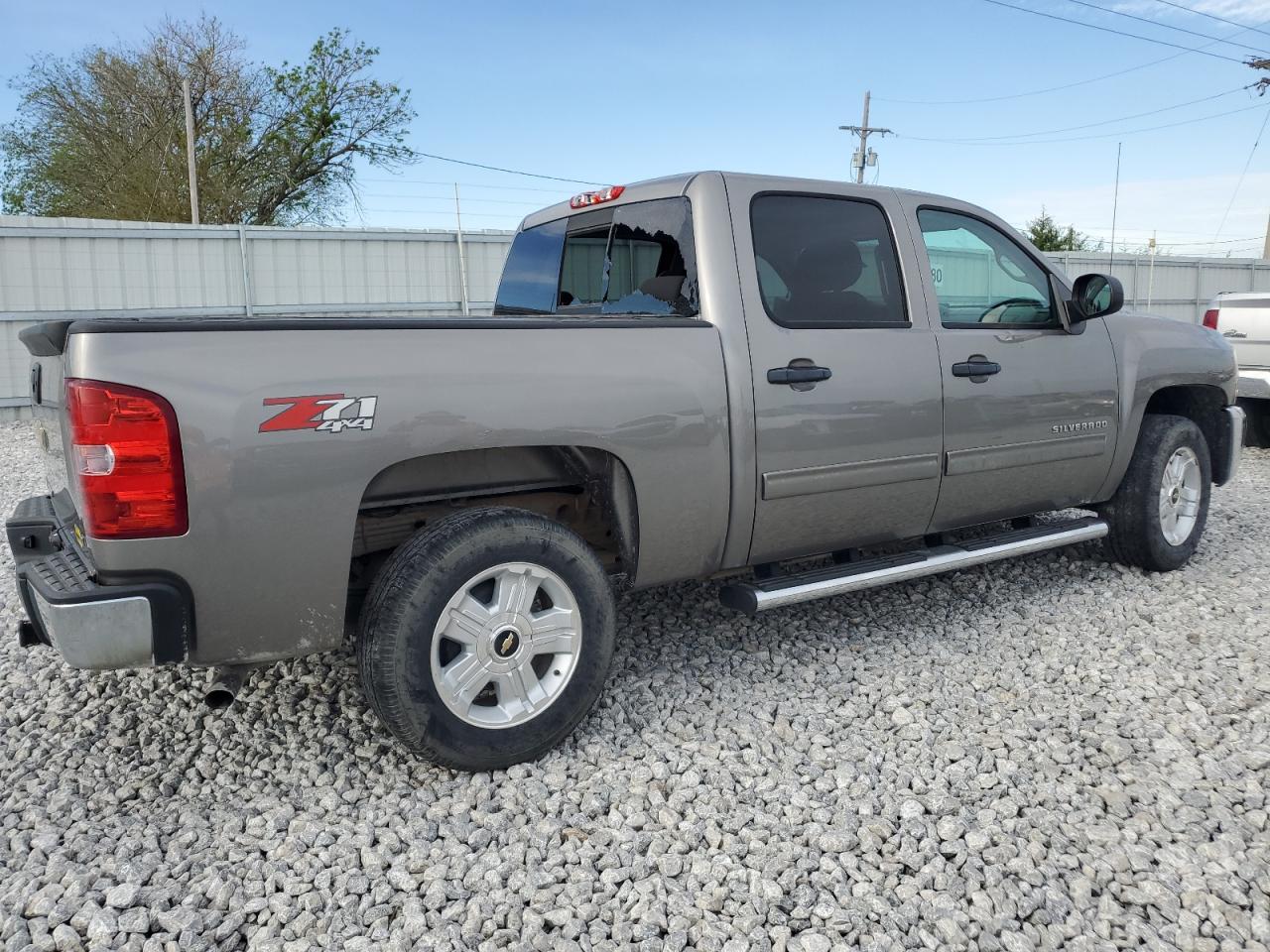 2013 Chevrolet Silverado - Image 3