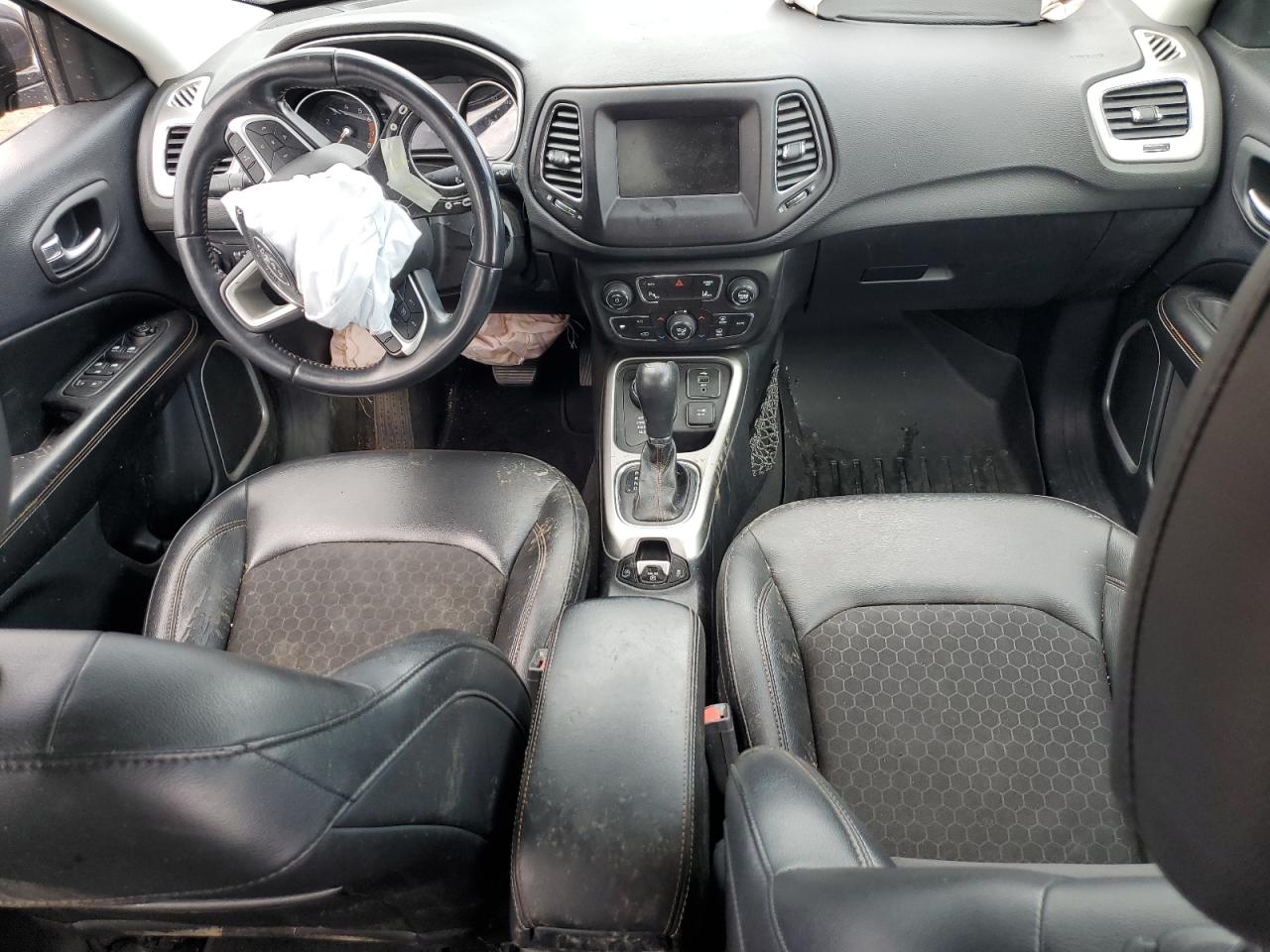 2018 Jeep Compass Latitude VIN: 3C4NJDBB8JT253113 Lot: 59059225