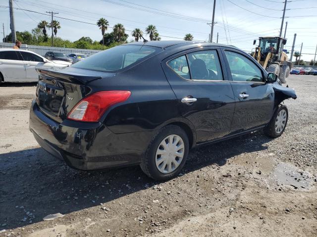  NISSAN VERSA 2018 Czarny