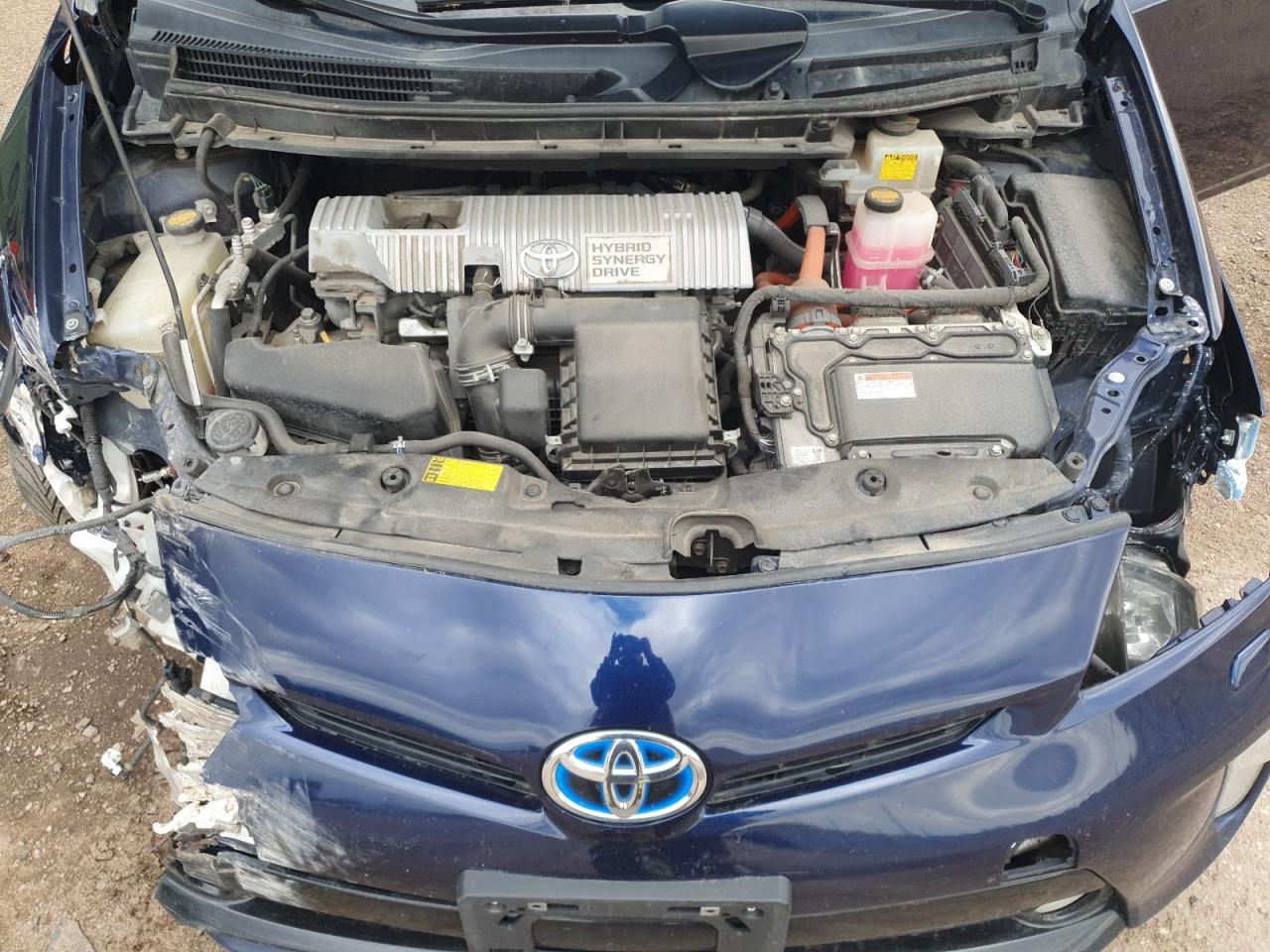 2013 Toyota Prius - Image 12