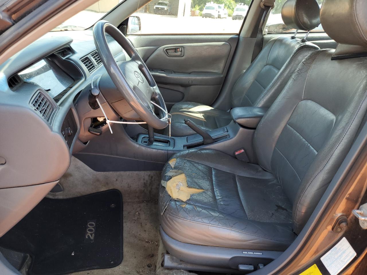 2000 Toyota Camry Le VIN: 4T1BF28K6YU937153 Lot: 58004805