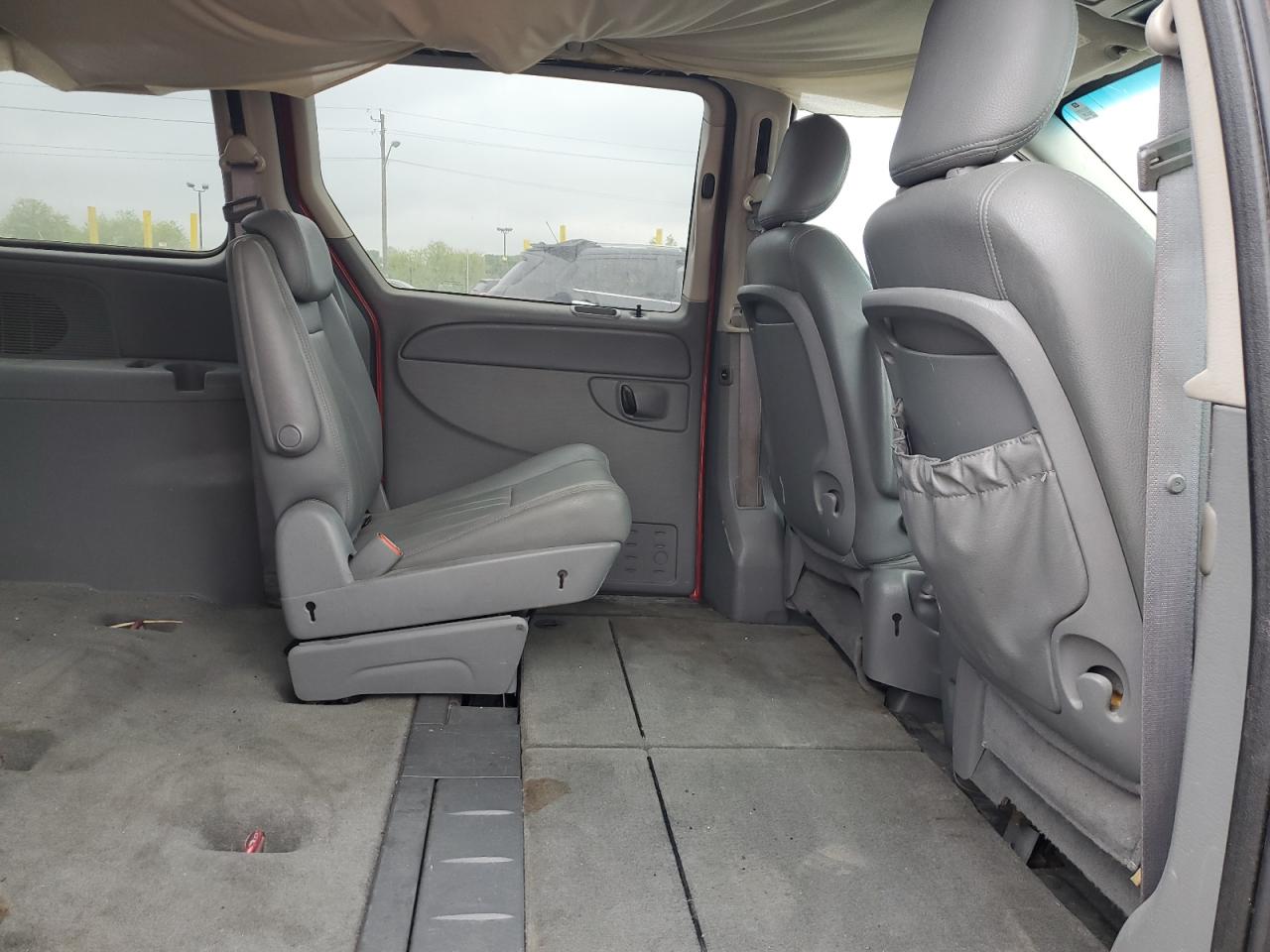 2005 Chrysler Town & Country Touring VIN: 2C4GP54L85R601858 Lot: 56658045
