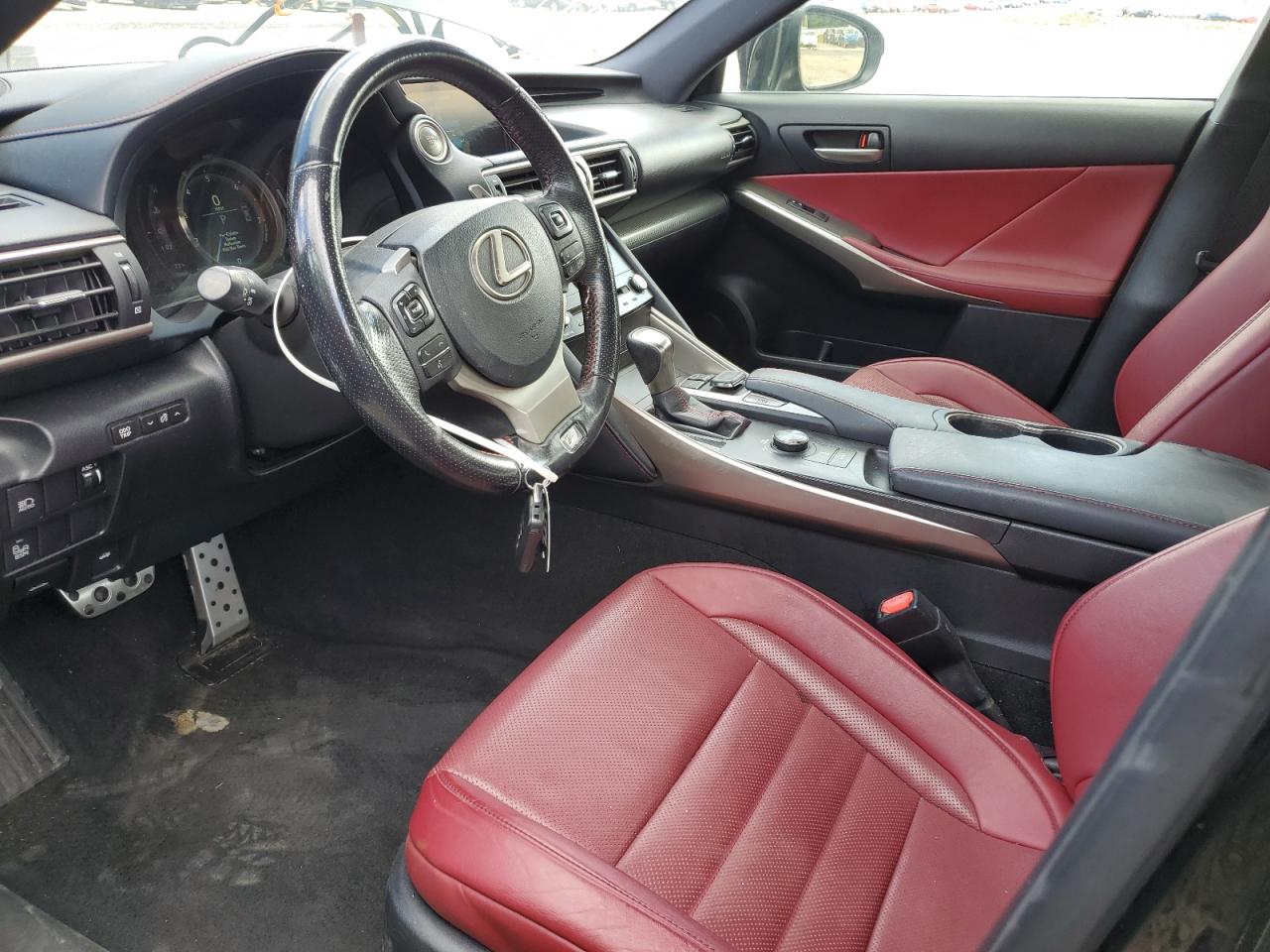 2017 Lexus IS - Image 7