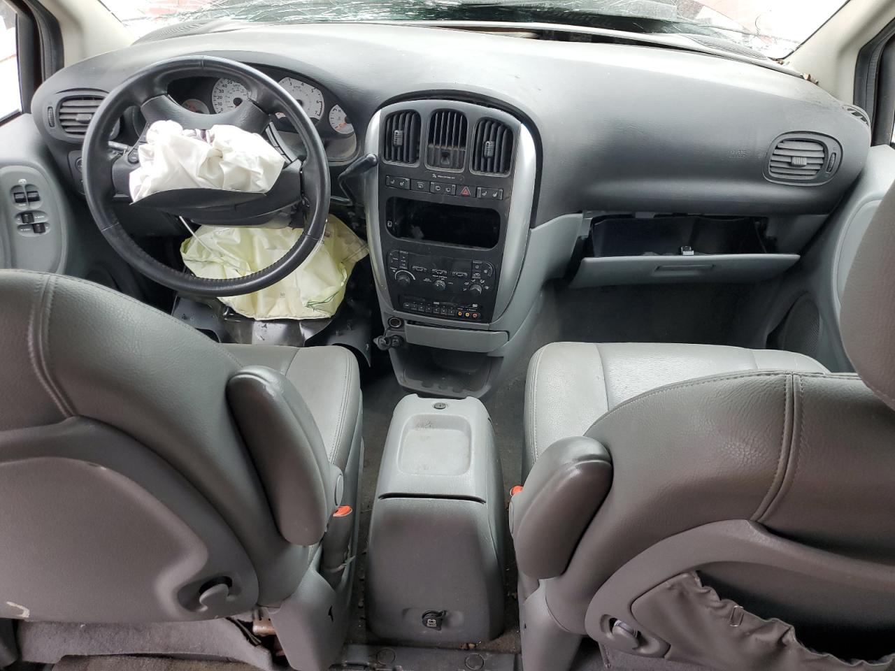 2005 Chrysler Town & Country Touring VIN: 2C4GP54L85R601858 Lot: 56658045