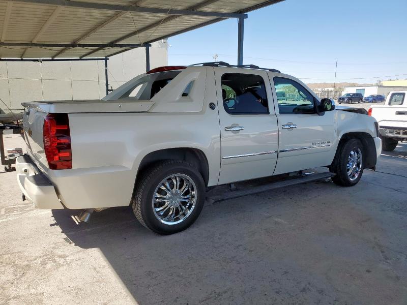  CHEVROLET AVALANCHE 2013 White