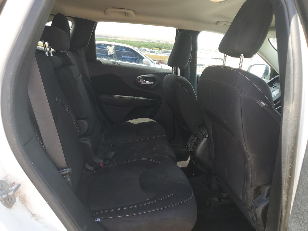 2016 Jeep Cherokee Latitude VIN: 1C4PJMCB1GW325800 Lot: 55338675