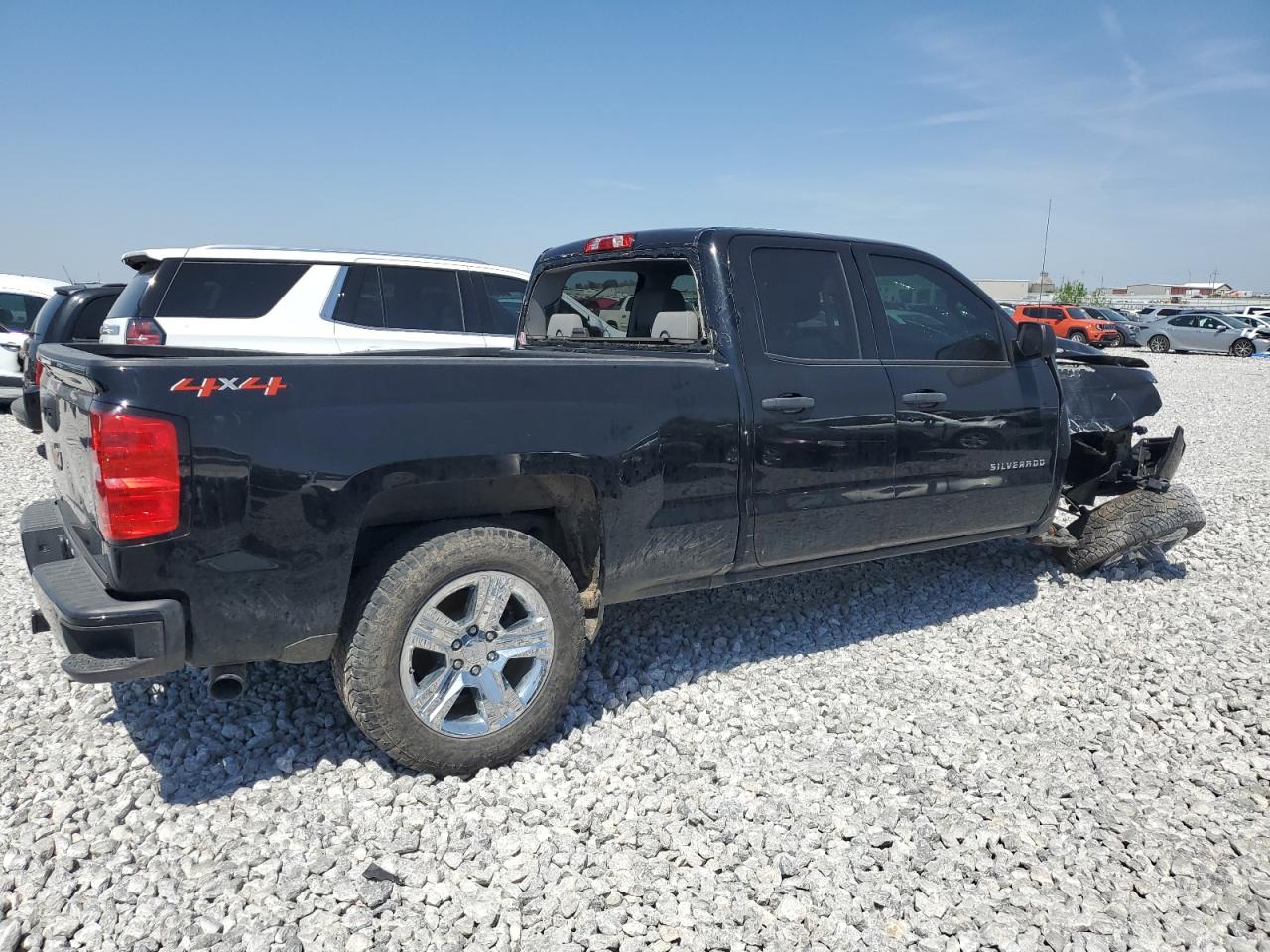 2019 Chevrolet Silverado - Image 3