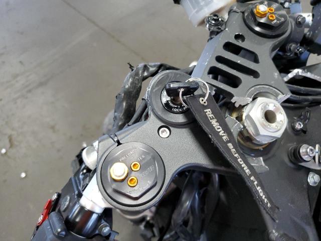 2016 YAMAHA YZFR1   