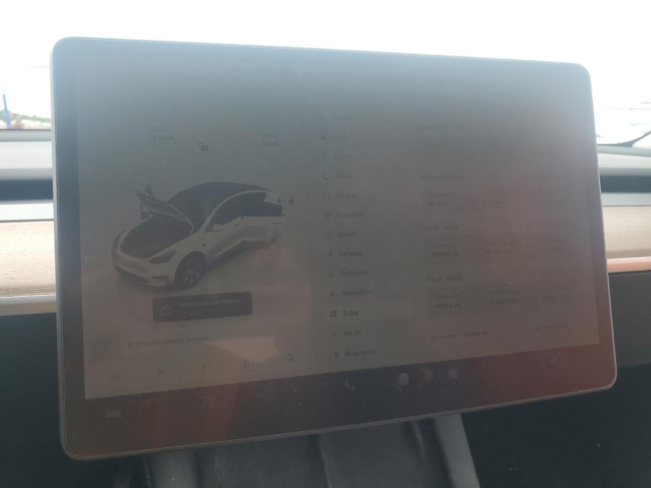 2023 Tesla Model Y VIN: 7SAYGDEE7PF661825 Lot: 57185965