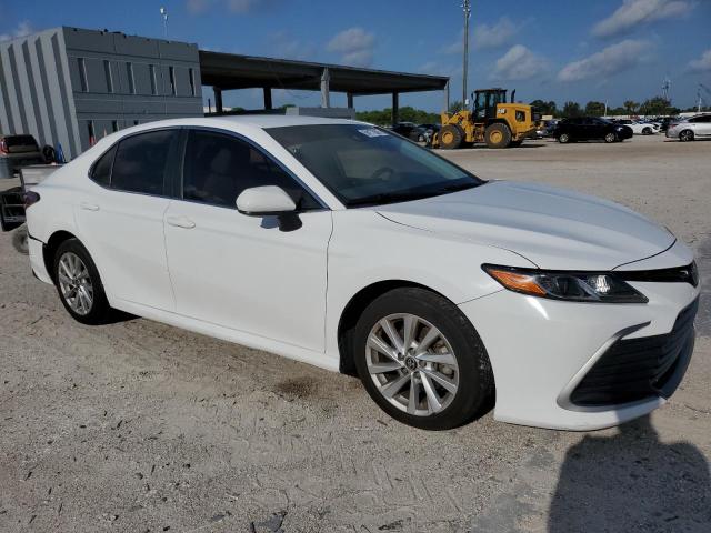  TOYOTA CAMRY 2022 Biały