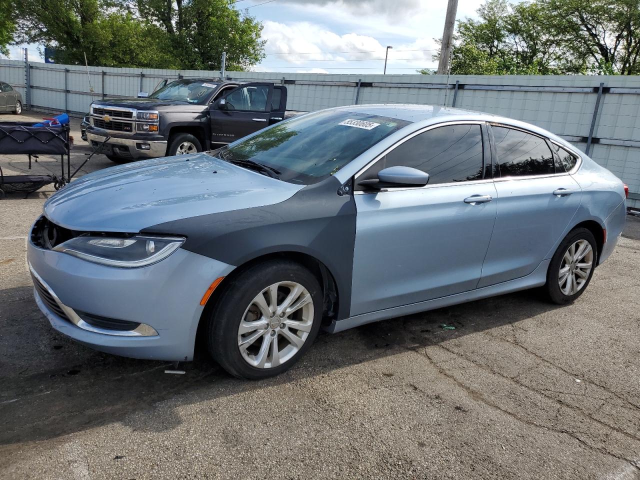 2015 Chrysler 200 Limited for Sale in Moraine, OH - Front End