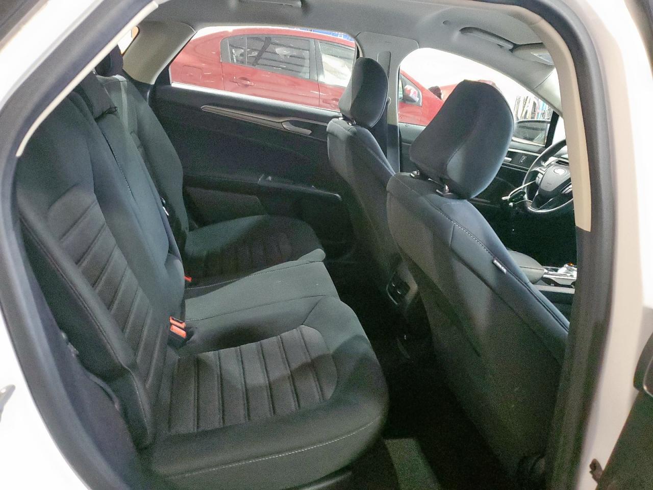 2020 Ford Fusion Se VIN: 3FA6P0LU7LR263567 Lot: 54025985