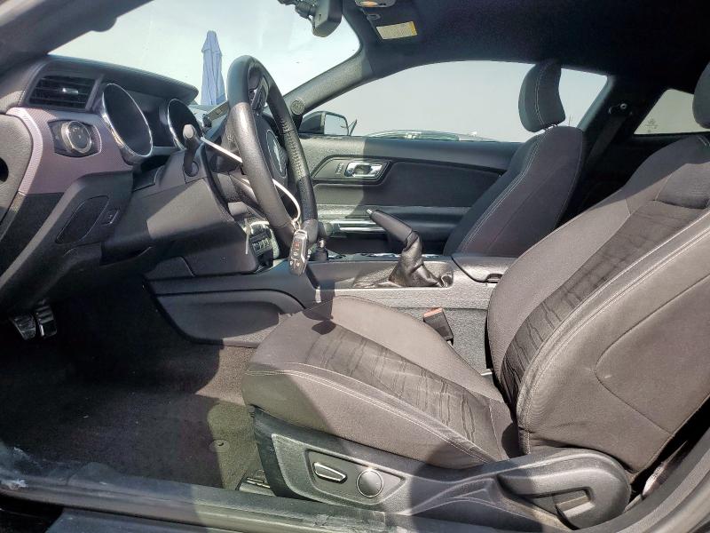 FORD MUSTANG 2015 Czarny
