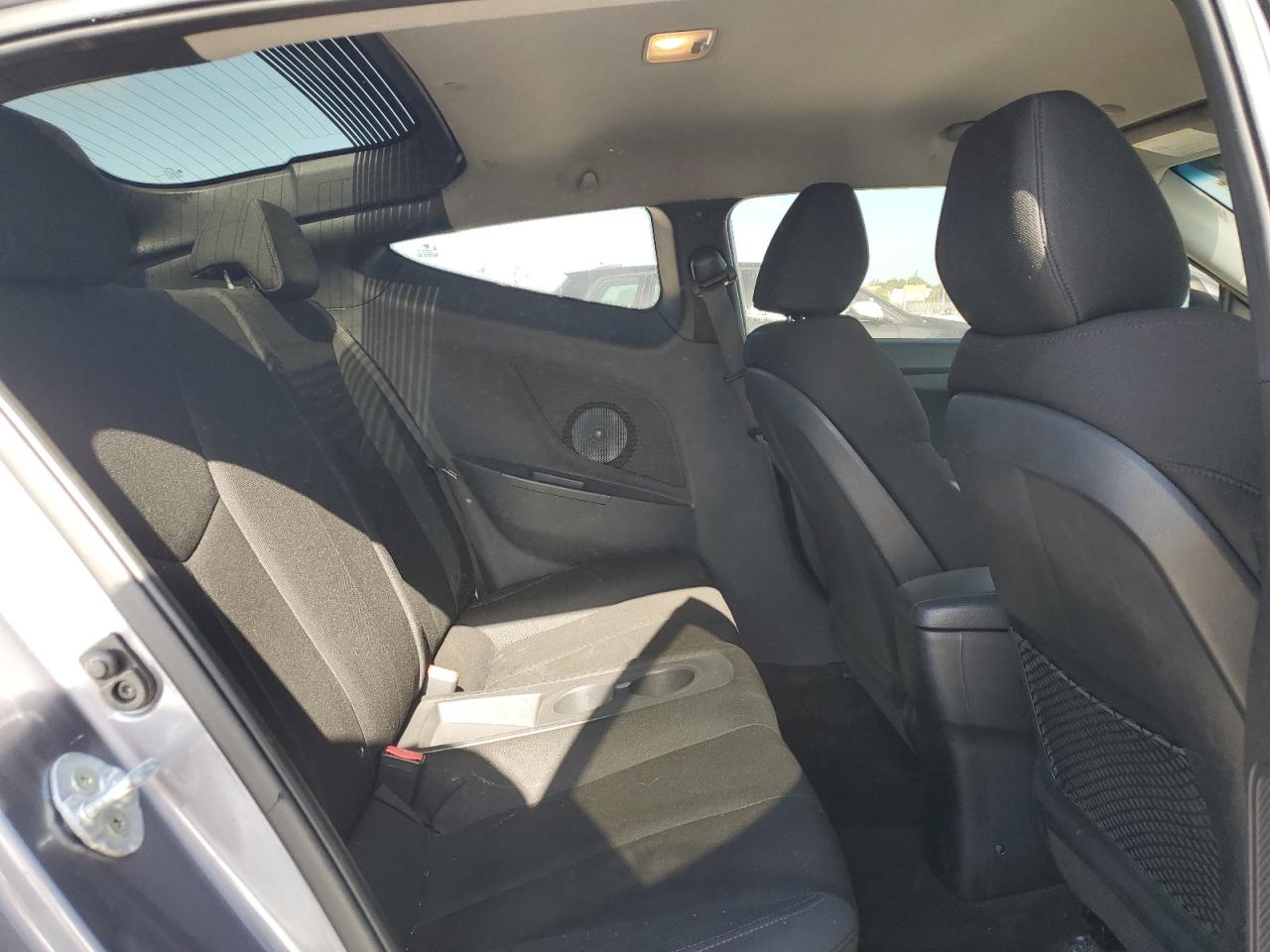 2016 Hyundai Veloster VIN: KMHTC6AD7GU300528 Lot: 57501955