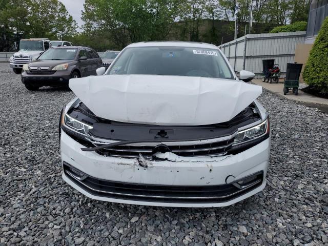  VOLKSWAGEN PASSAT 2018 Белый