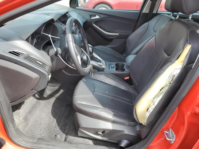 Sedans FORD FOCUS 2012 Czerwony