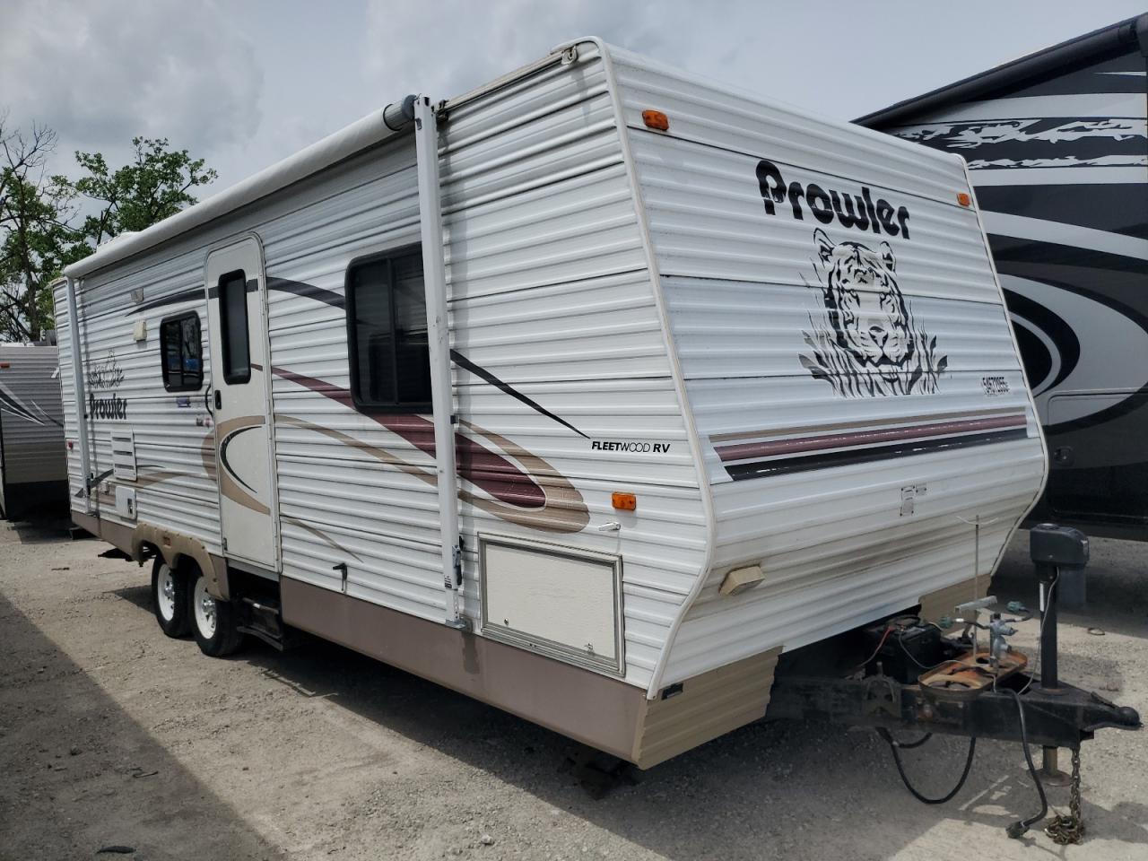 2004 Fleetwood Prowler zu verkaufen in Louisville, KY - All Over