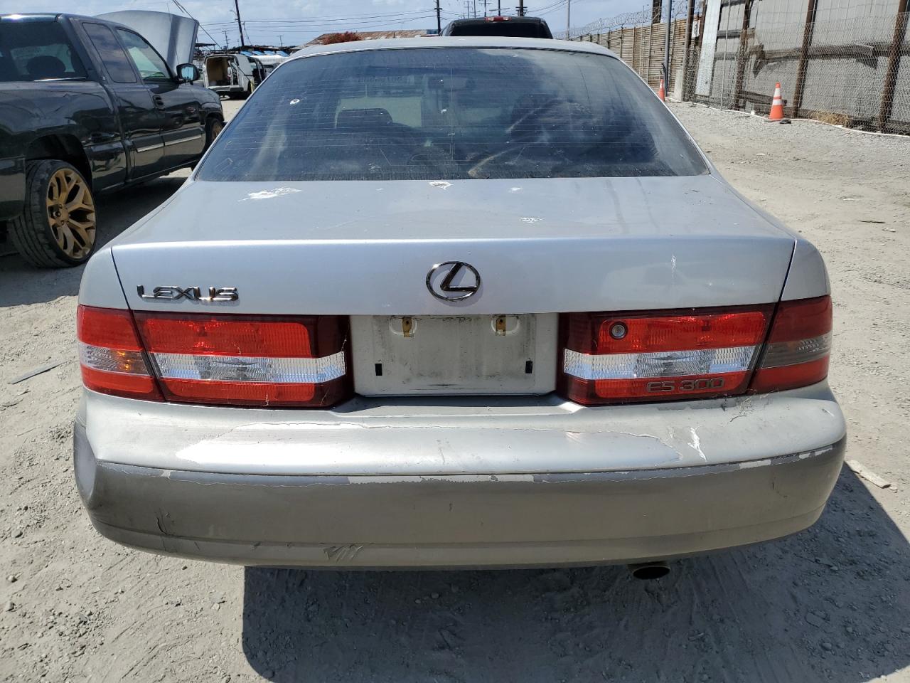 2000 Lexus Es 300 VIN: JT8BF28G9Y5100812 Lot: 56790365