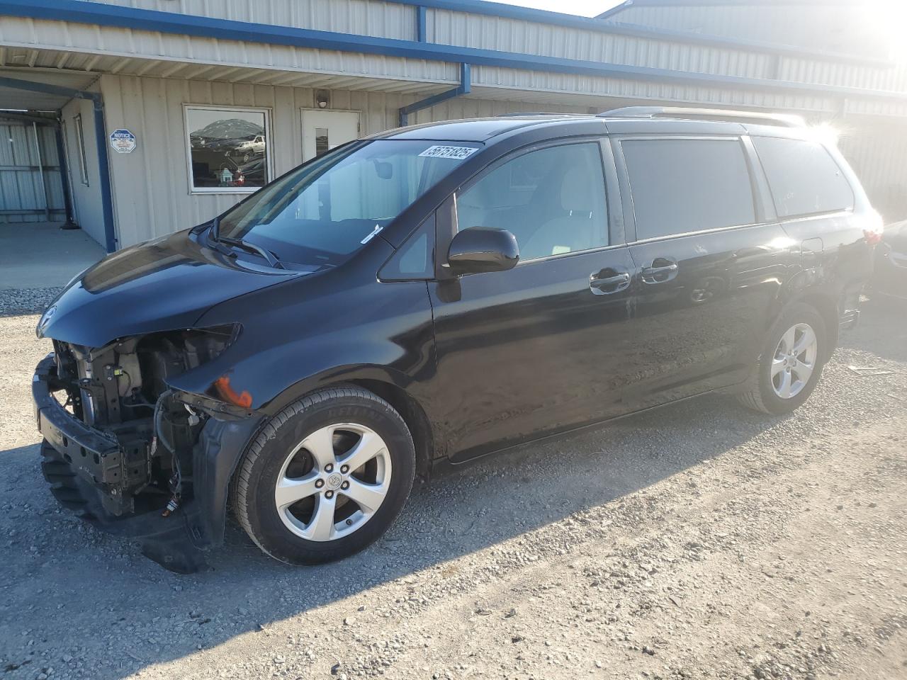 2016 Toyota Sienna Le for Sale in Earlington, KY - Rear End
