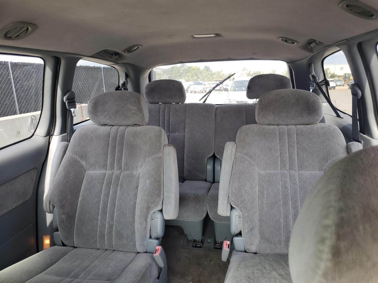 2000 Toyota Sienna Le VIN: 4T3ZF13C4YU181516 Lot: 55500365