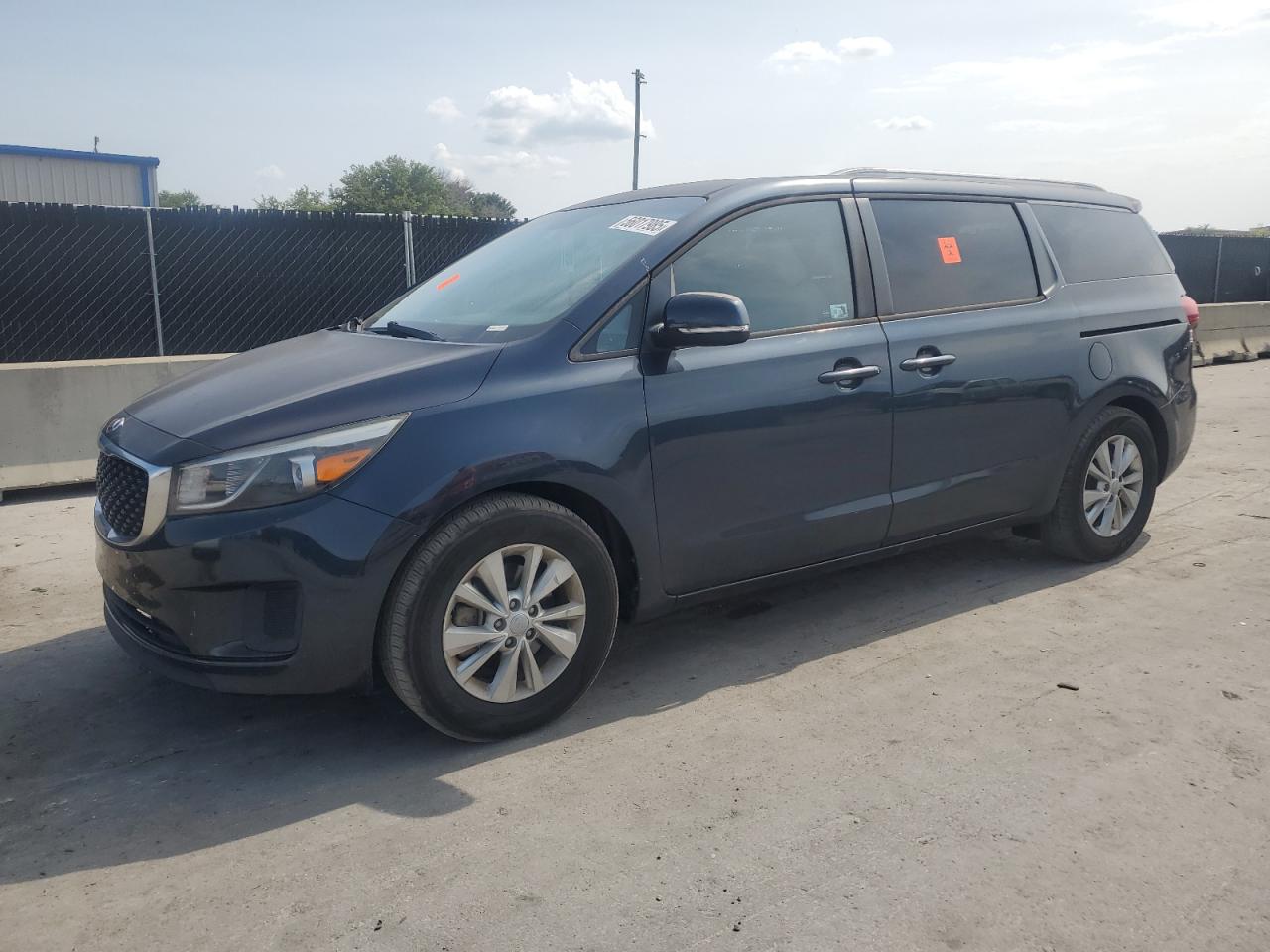 2016 Kia Sedona Lx for Sale in Orlando, FL - Minor Dent/Scratches