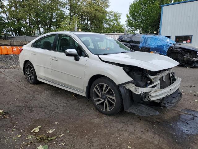  SUBARU LEGACY 2017 Белы